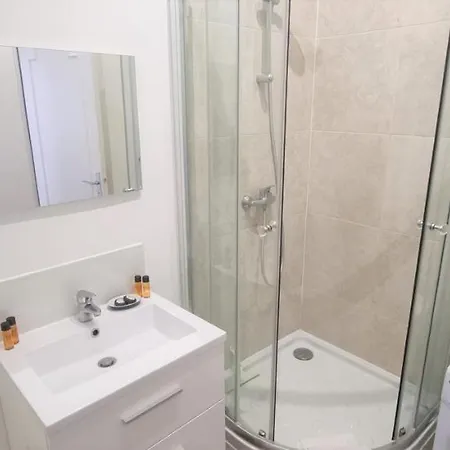 Little - Benoit アパート *